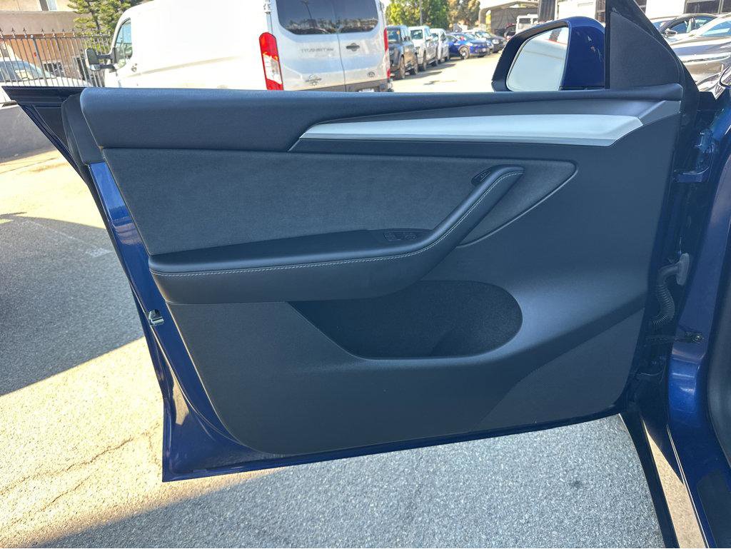 Used 2023 Tesla Model Y Long Range image 15