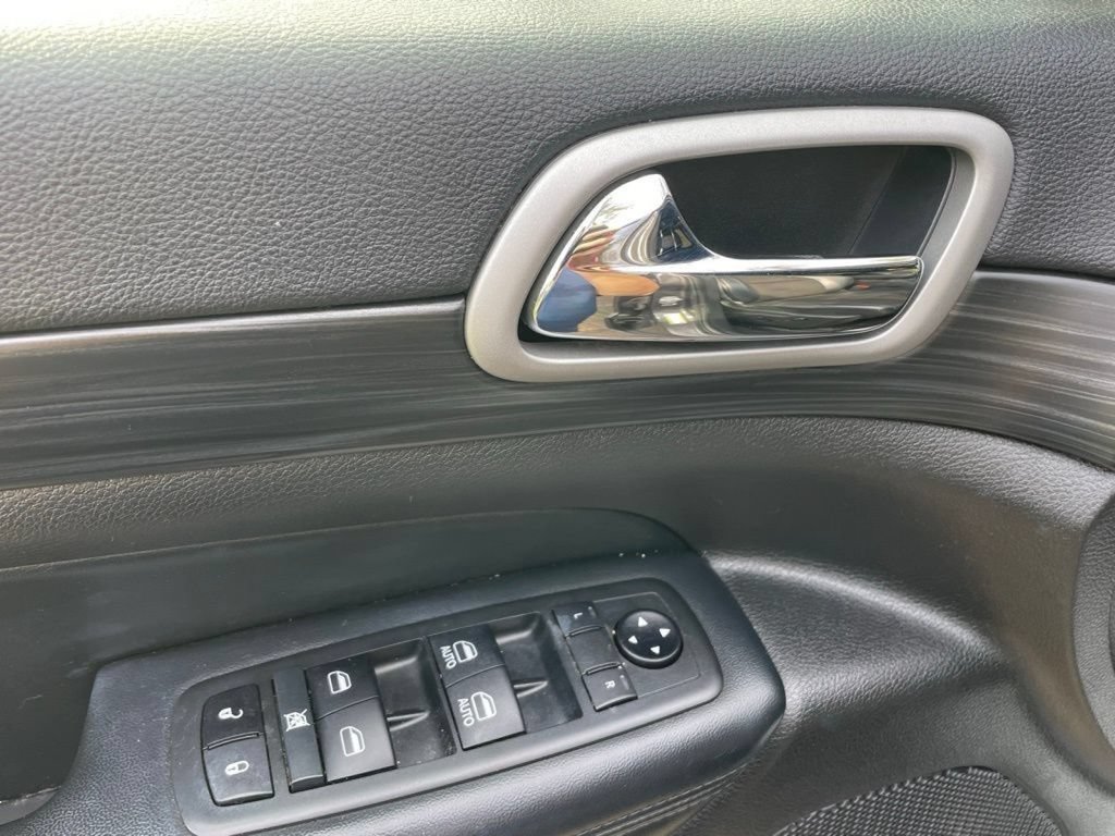 Used 2021 Jeep Grand Cherokee Laredo X AWD/4WD image 28