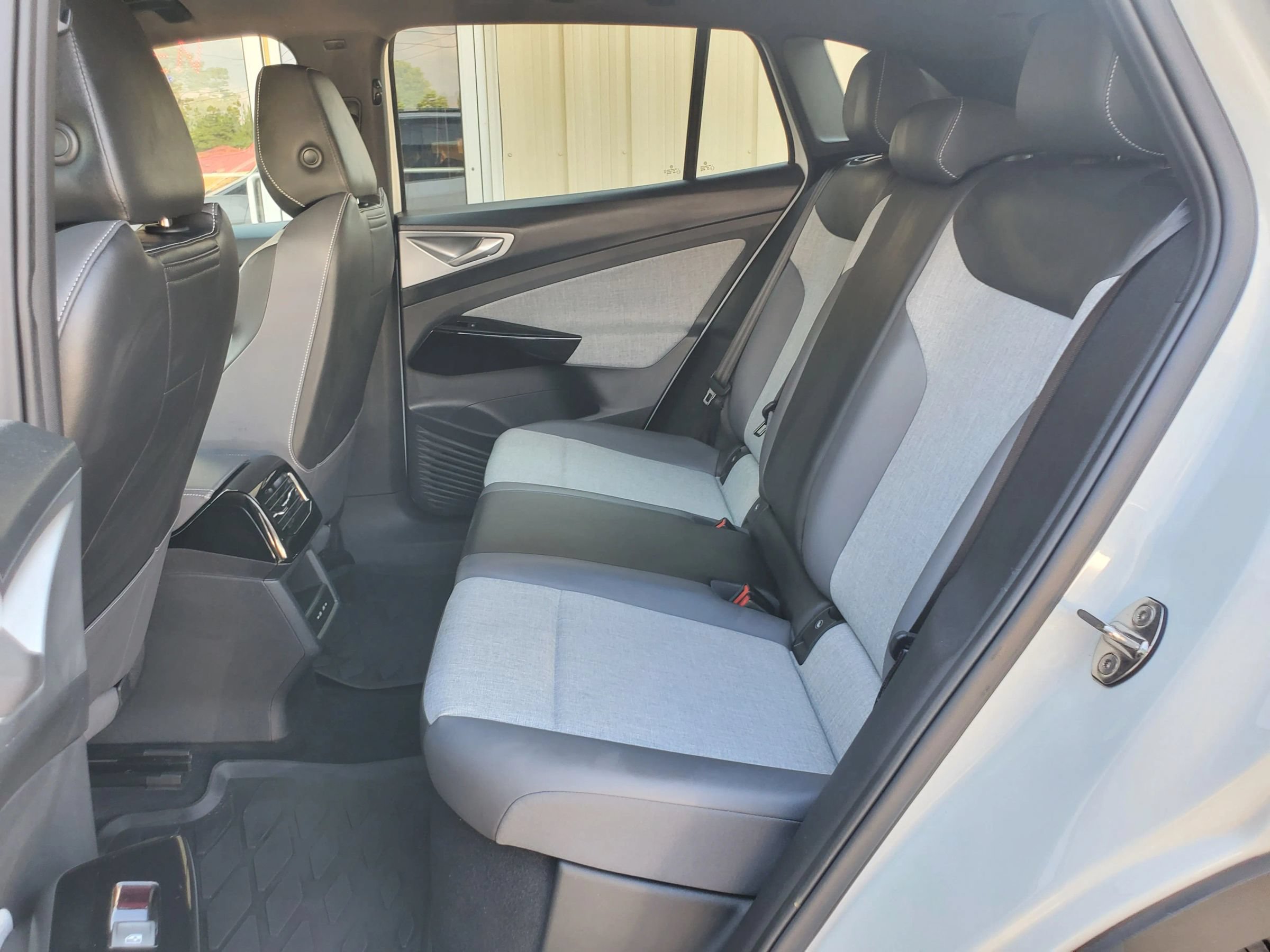 Used 2023 Volkswagen ID.4 Pro RWD image 34