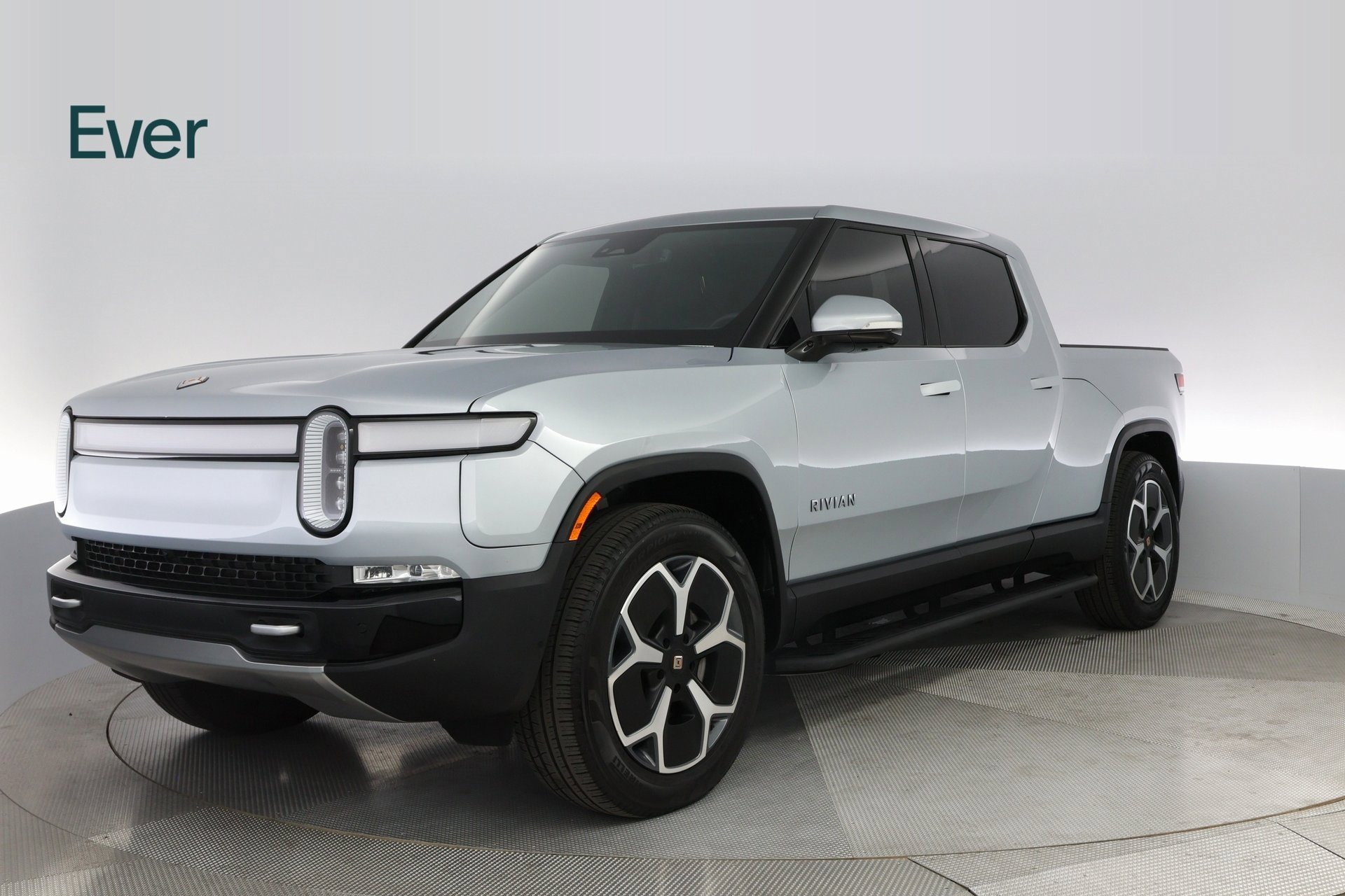 Used 2024 Rivian R1T Adventure image 2