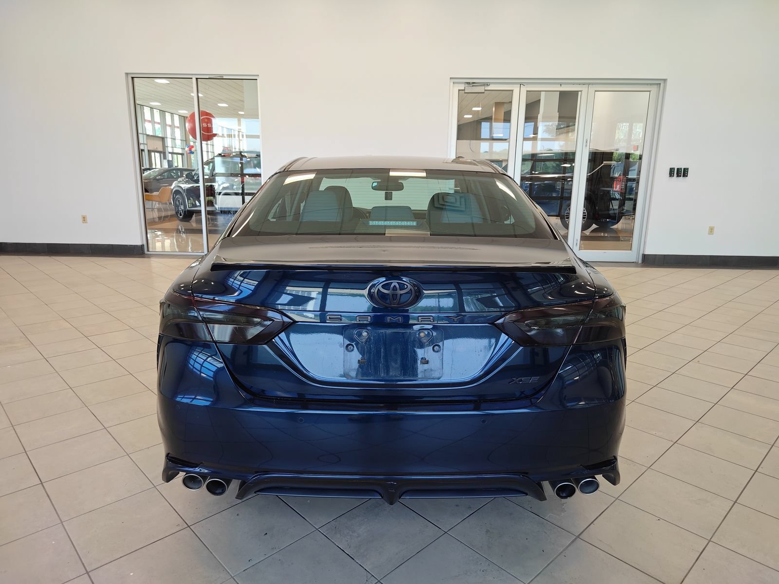 Used 2018 Toyota Camry XSE FWD image 4