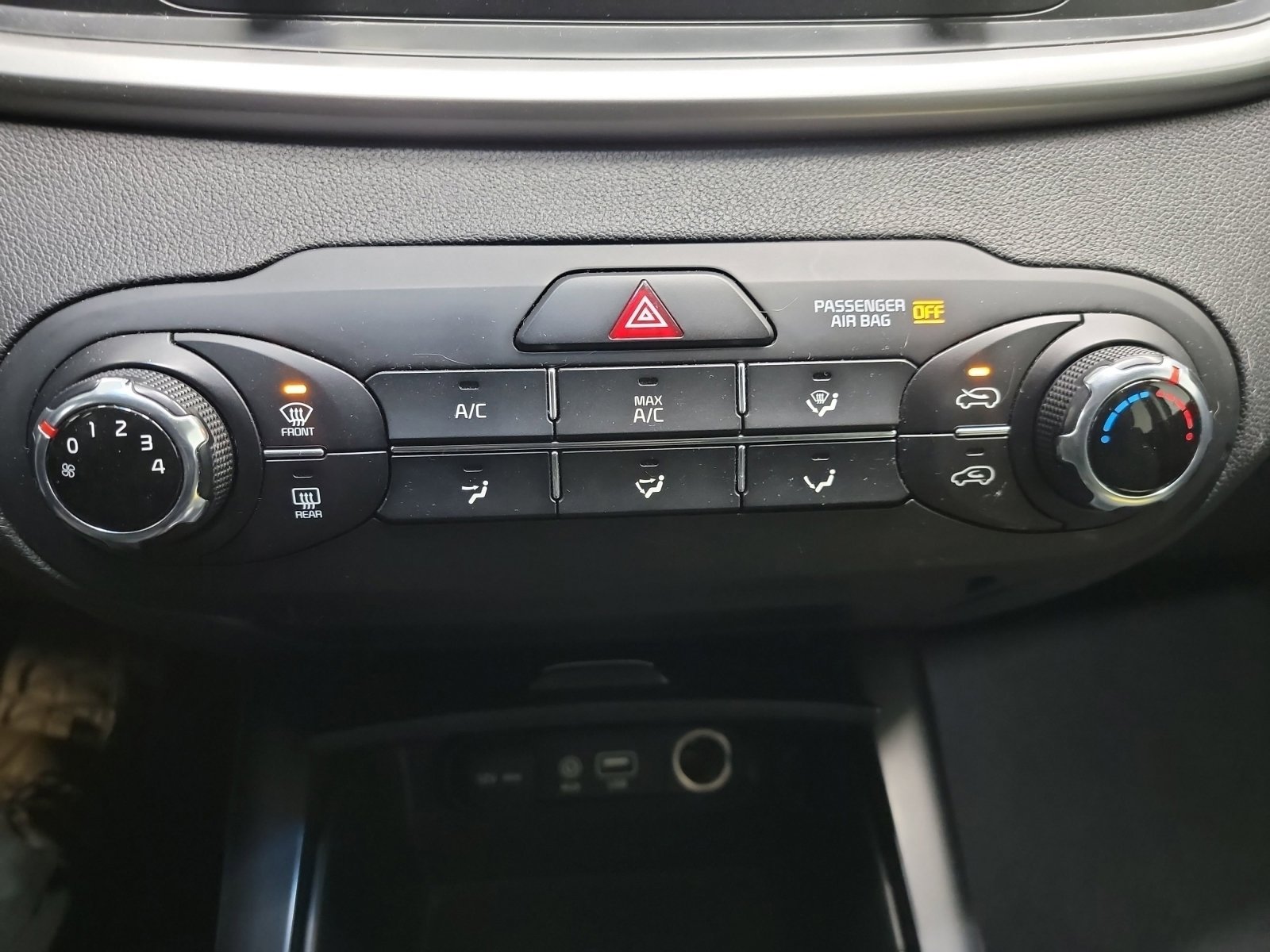 Used 2017 Kia Sorento LX image 21