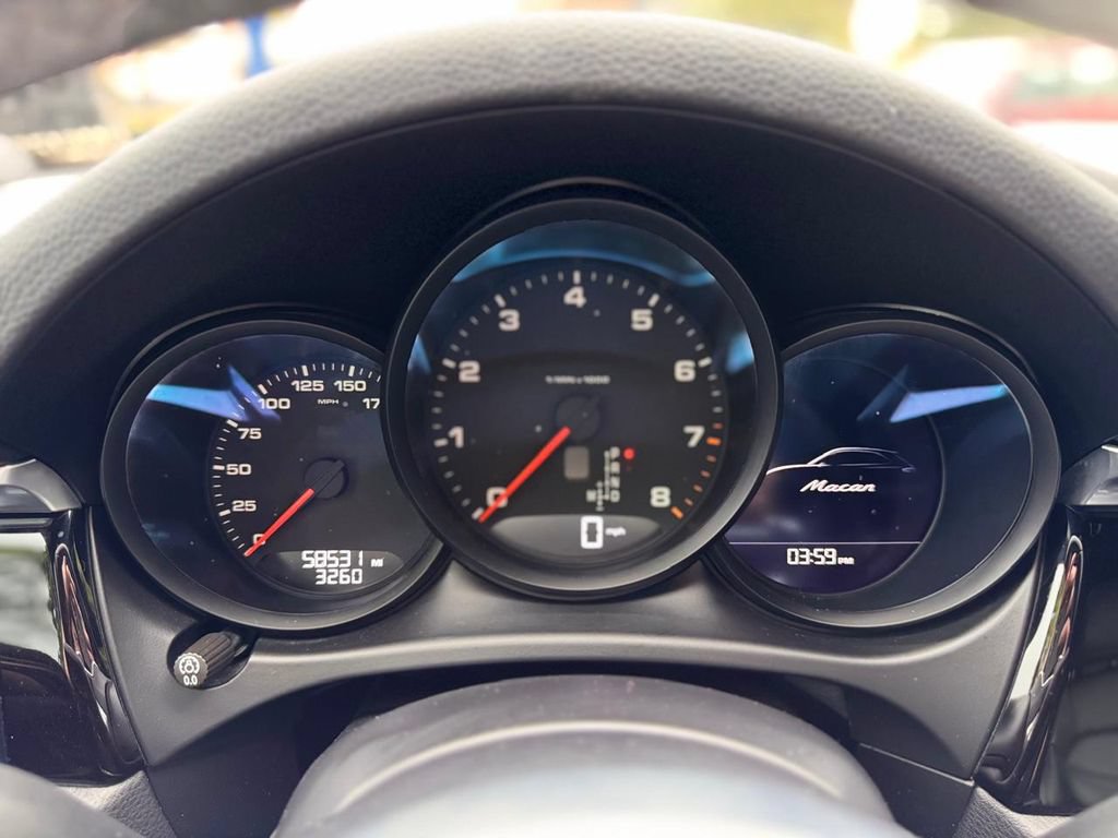 Used 2020 Porsche Macan AWD/4WD image 14