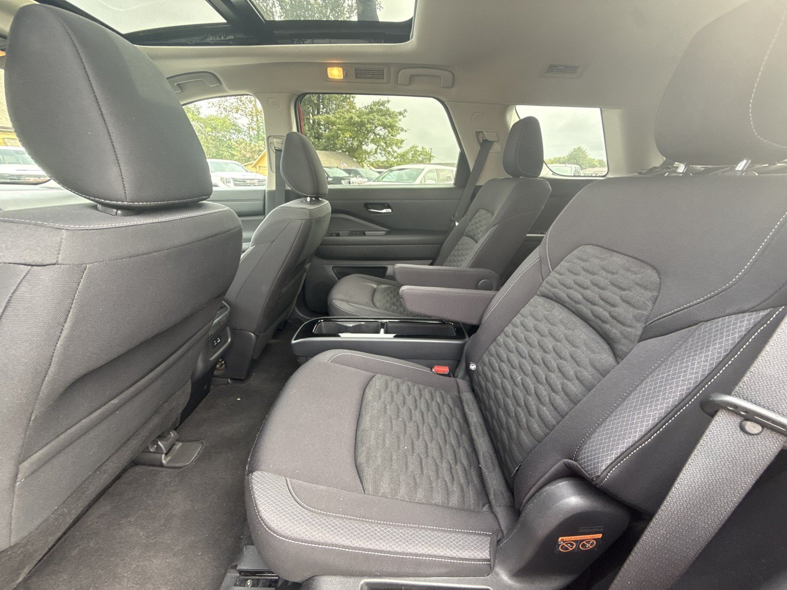 Used 2022 Nissan Pathfinder SV w/ SV Premium Package AWD/4WD image 28