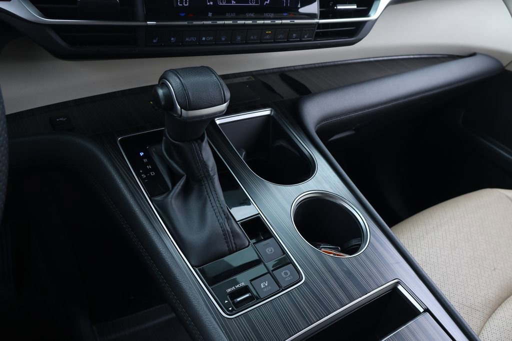 Certified 2022 Toyota Sienna Limited image 26
