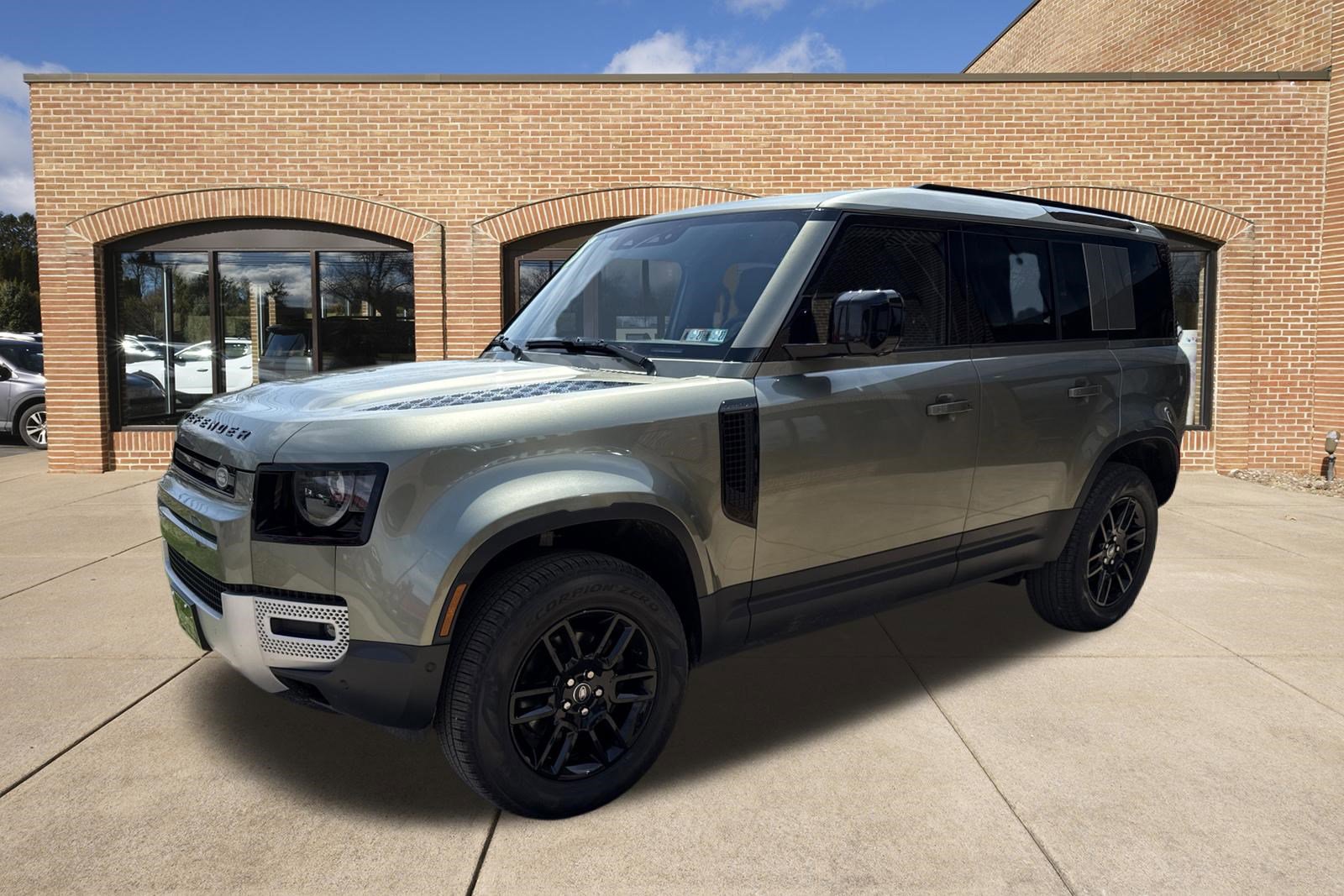 Used 2025 Land Rover Defender 110 S AWD/4WD image 8