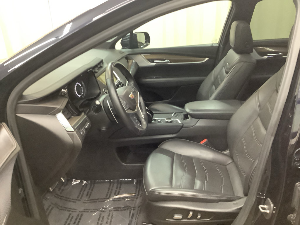 Used 2022 Cadillac XT5 Sportv w/ Platinum Package AWD/4WD image 15