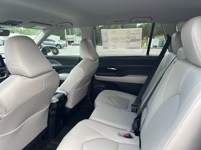 New 2026 Toyota Grand Highlander FWD image 16