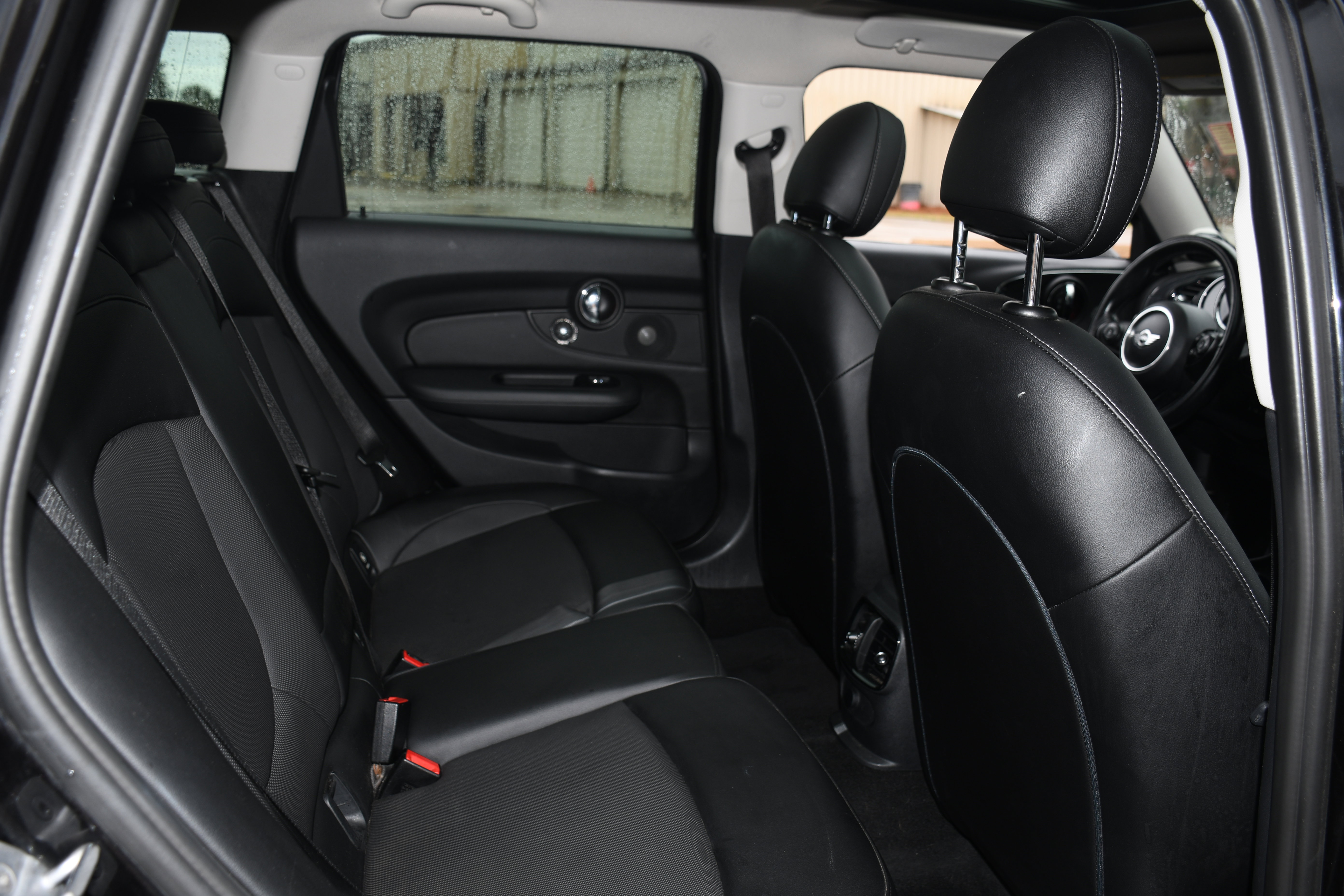 Used 2017 MINI Cooper Clubman ALL4 image 19