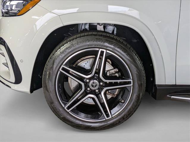 Used 2024 Mercedes-Benz GLS 450 4MATIC image 27