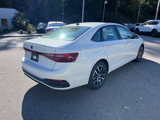 New 2026 Volkswagen Jetta SE FWD image 3