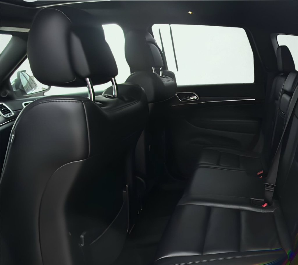 Used 2019 Jeep Grand Cherokee Limited AWD/4WD image 3