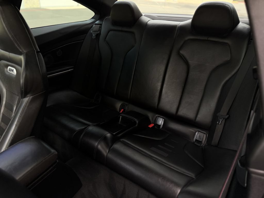 Used 2017 BMW M4 Coupe RWD image 11