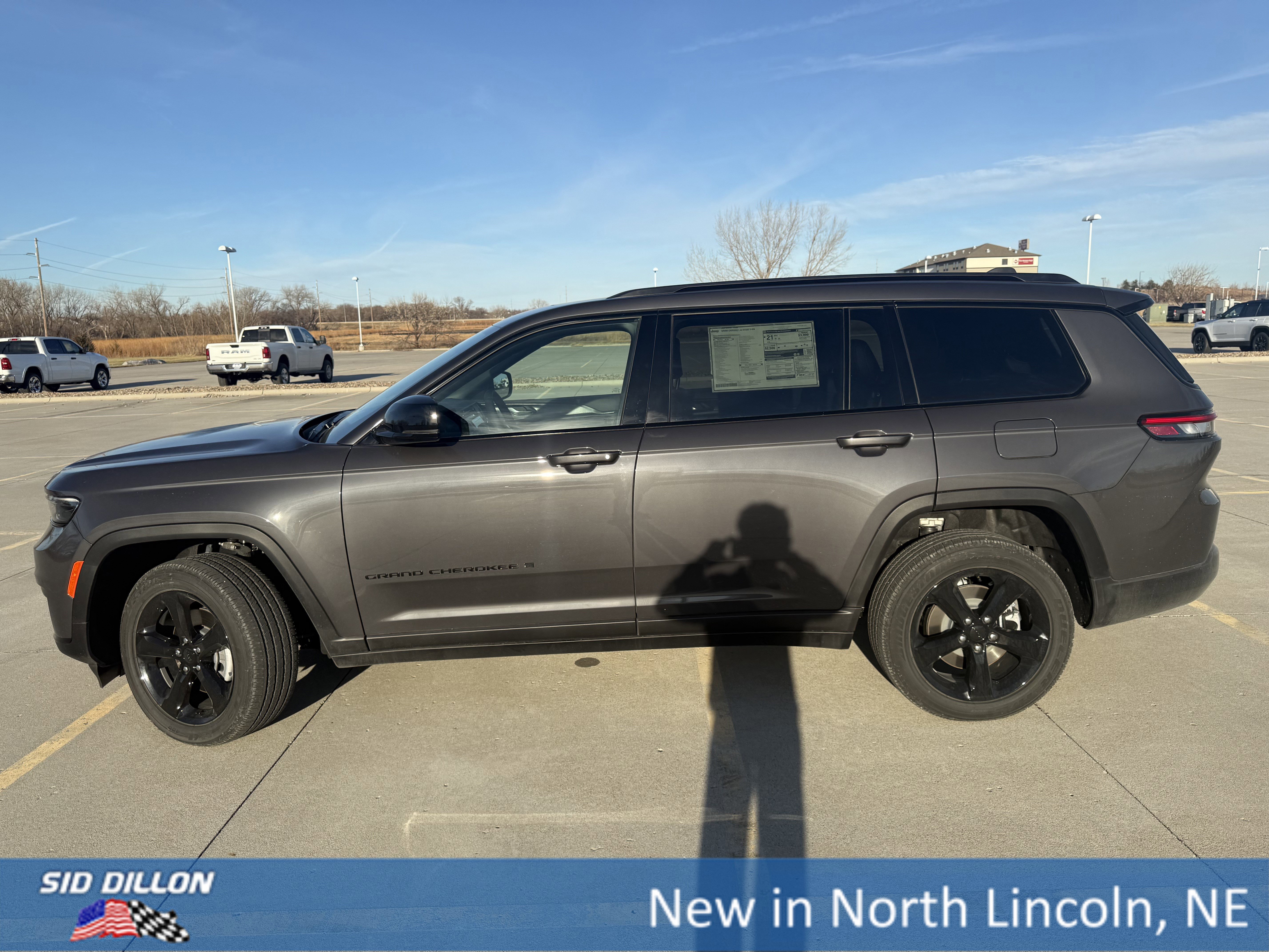 New 2025 Jeep Grand Cherokee L Altitude image 2
