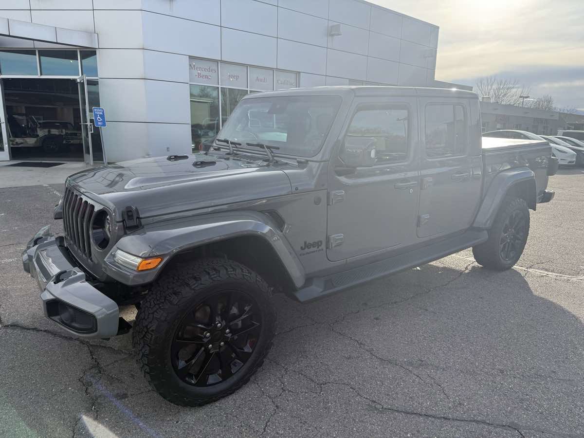 Used 2022 Jeep Gladiator Overland image 2