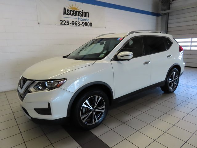 Used 2020 Nissan Rogue SV w/ Premium Package image 2