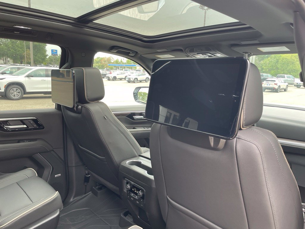 New 2026 Chevrolet Suburban Premier AWD/4WD image 39