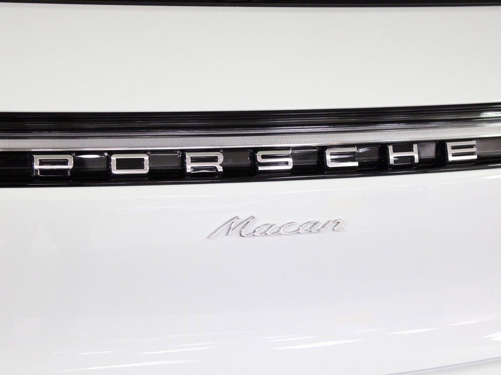 Used 2026 Porsche Macan image 13