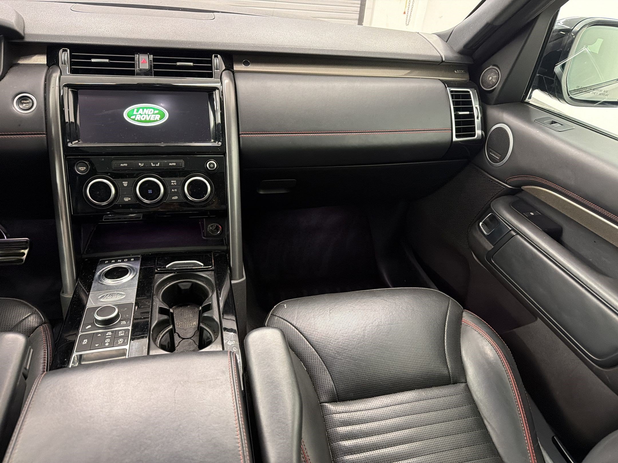 Used 2017 Land Rover Discovery HSE Luxury AWD/4WD image 26