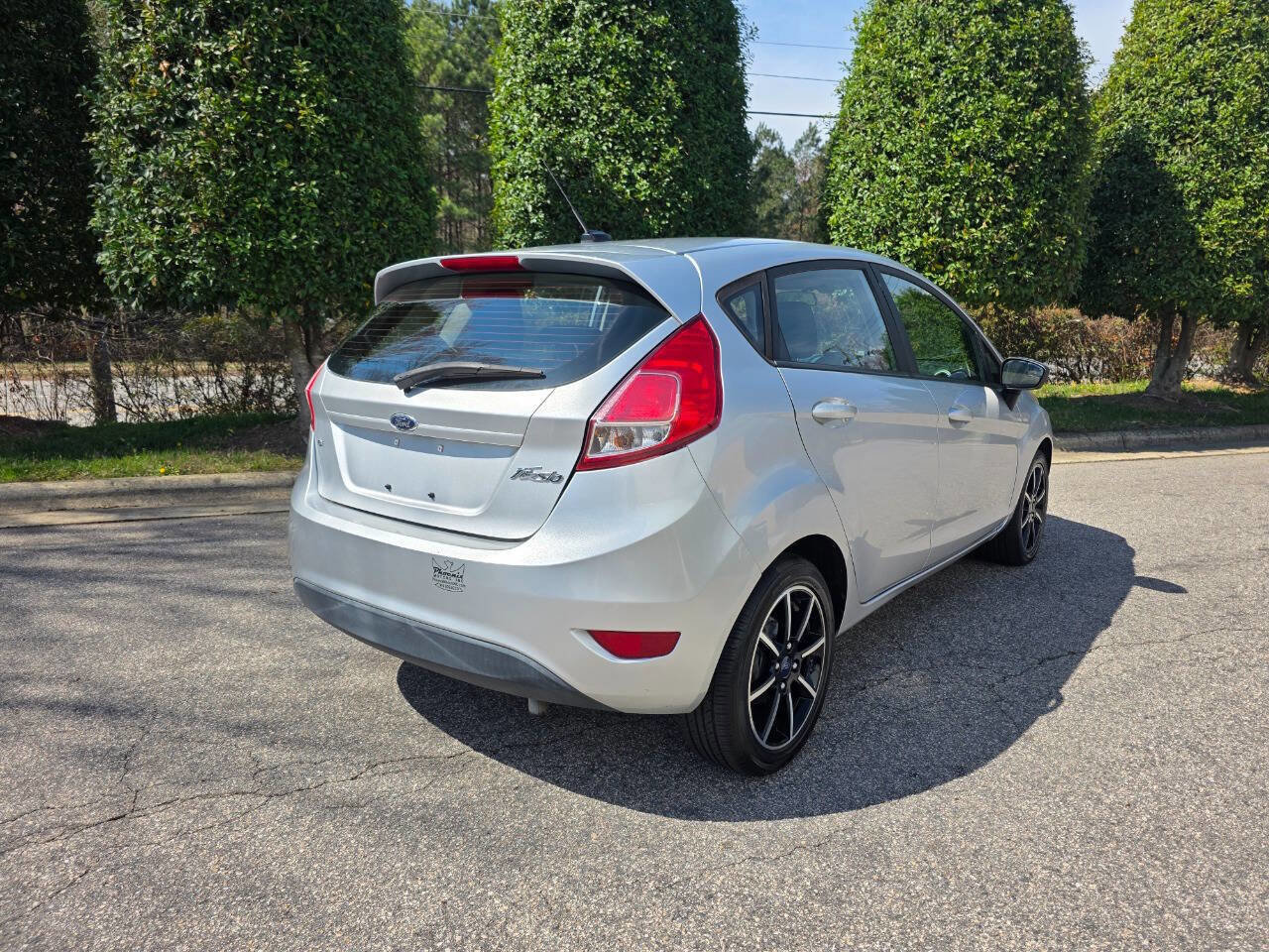 Used 2017 Ford Fiesta SE image 5