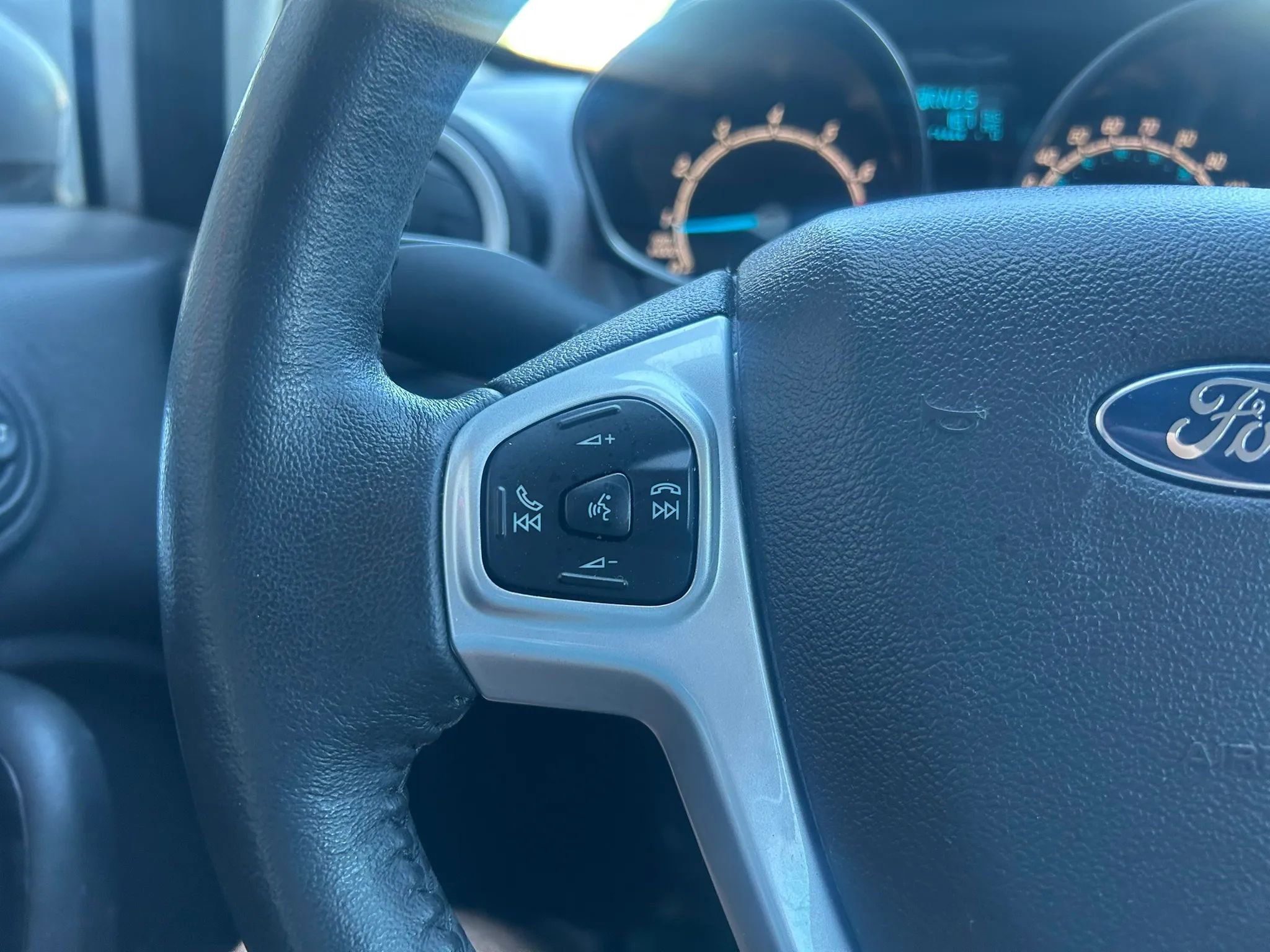 Used 2015 Ford Fiesta SE FWD image 6