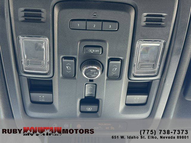 Used 2023 GMC Yukon Denali w/ Advanced Technology Package AWD/4WD image 18