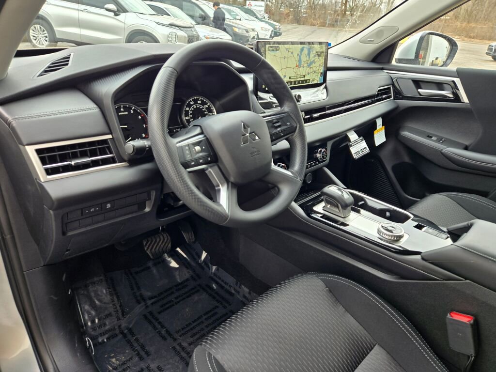 New 2026 Mitsubishi Outlander ES AWD/4WD image 14