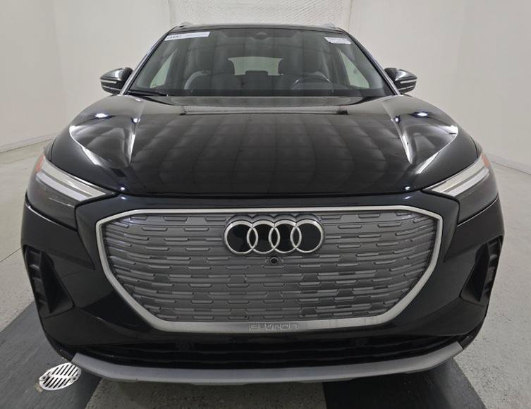 Used 2022 Audi Q4 e-tron Premium Plus w/ Premium Plus AWD/4WD image 2