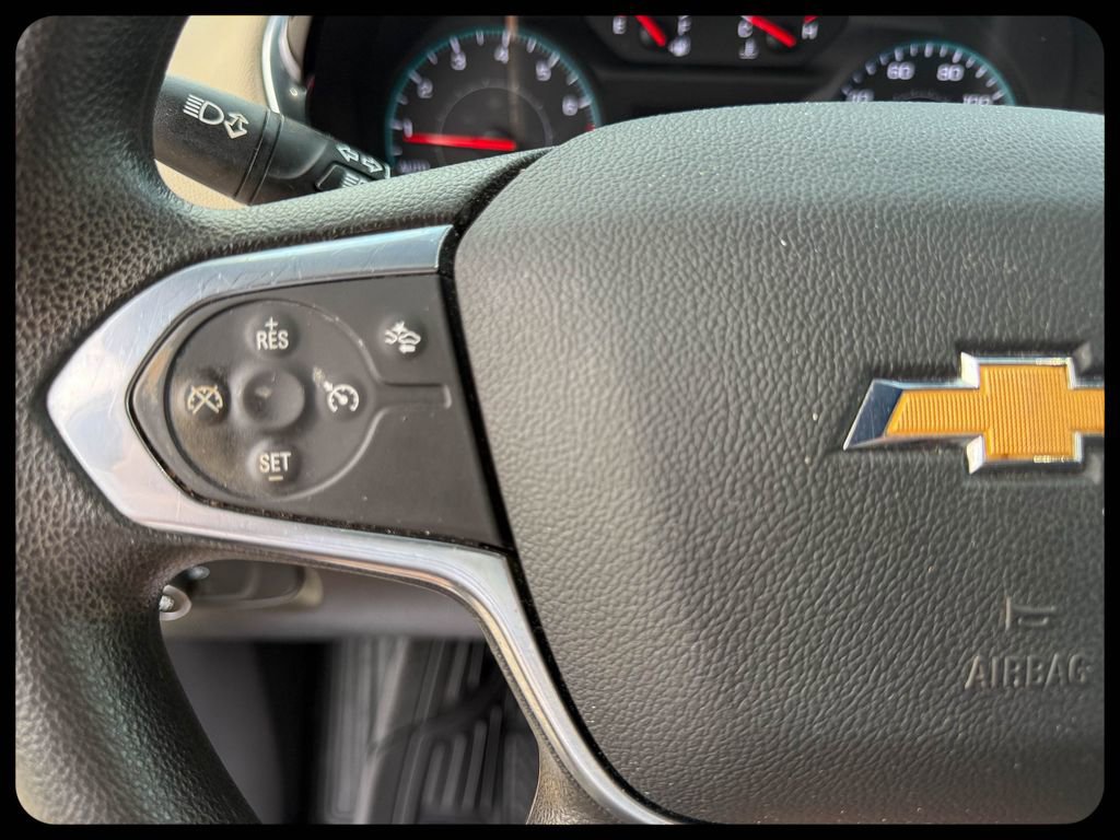 Used 2023 Chevrolet Traverse LS FWD image 29