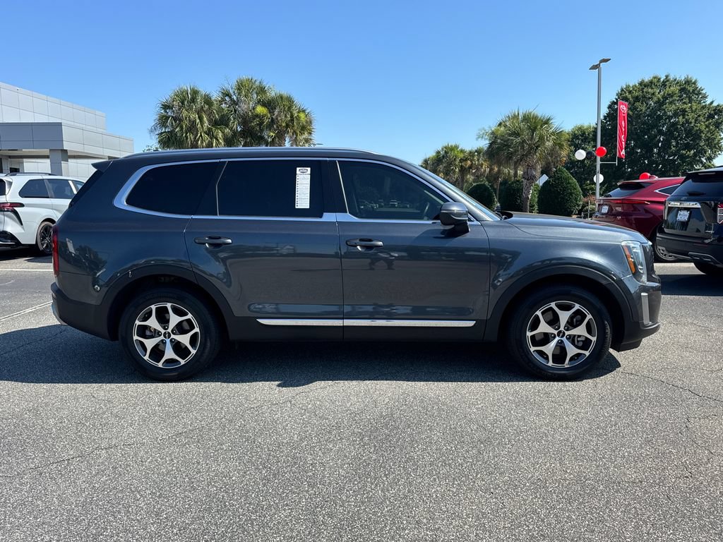 Used 2022 Kia Telluride EX FWD image 2