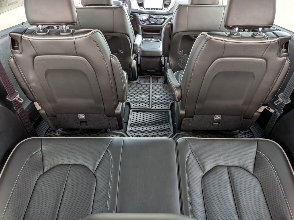 New 2026 Chrysler Pacifica Limited image 21