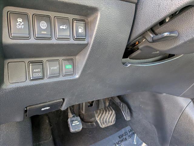 Used 2020 Nissan Rogue SV image 15