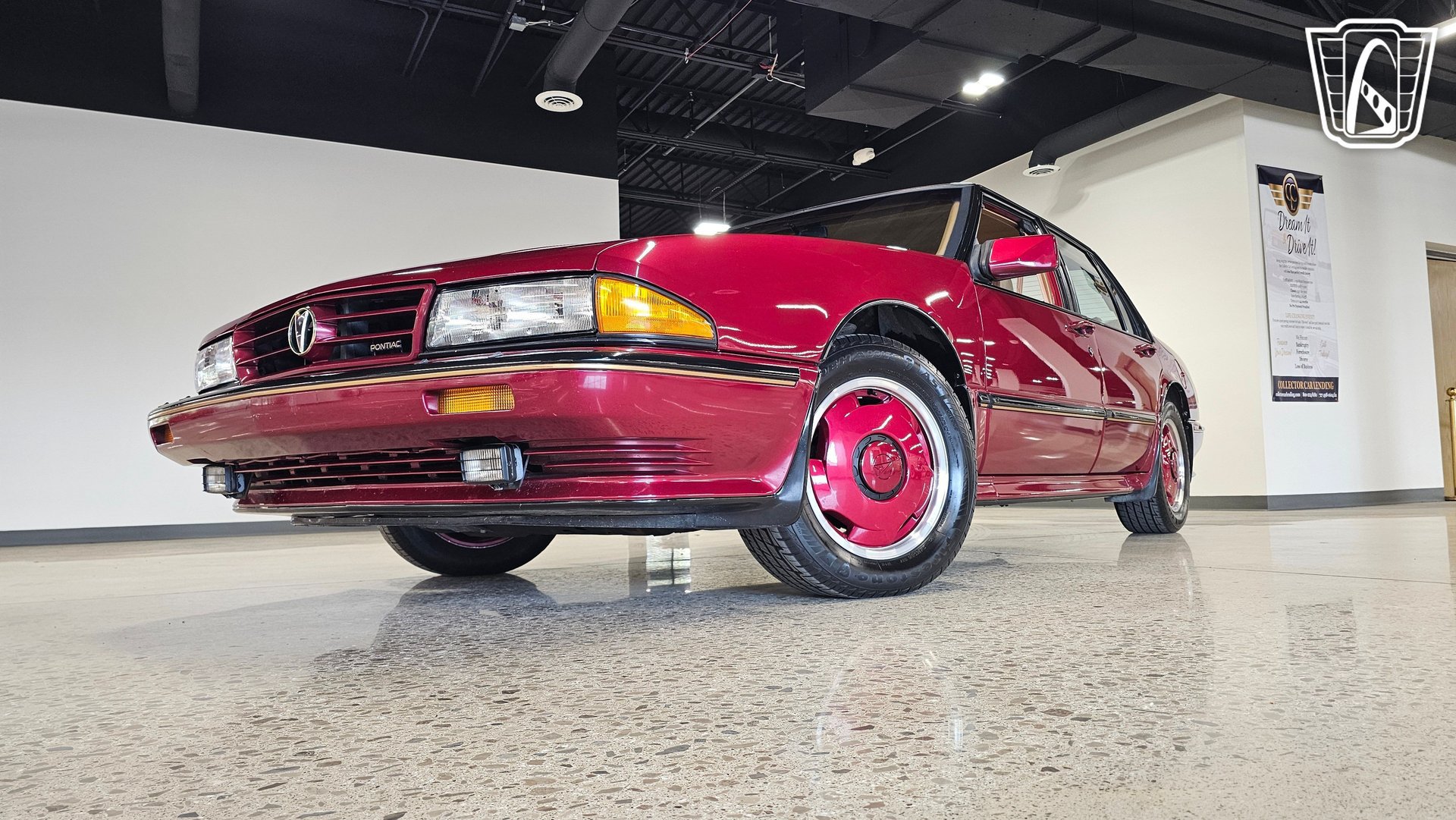 Used 1989 Pontiac Bonneville SSE FWD image 24