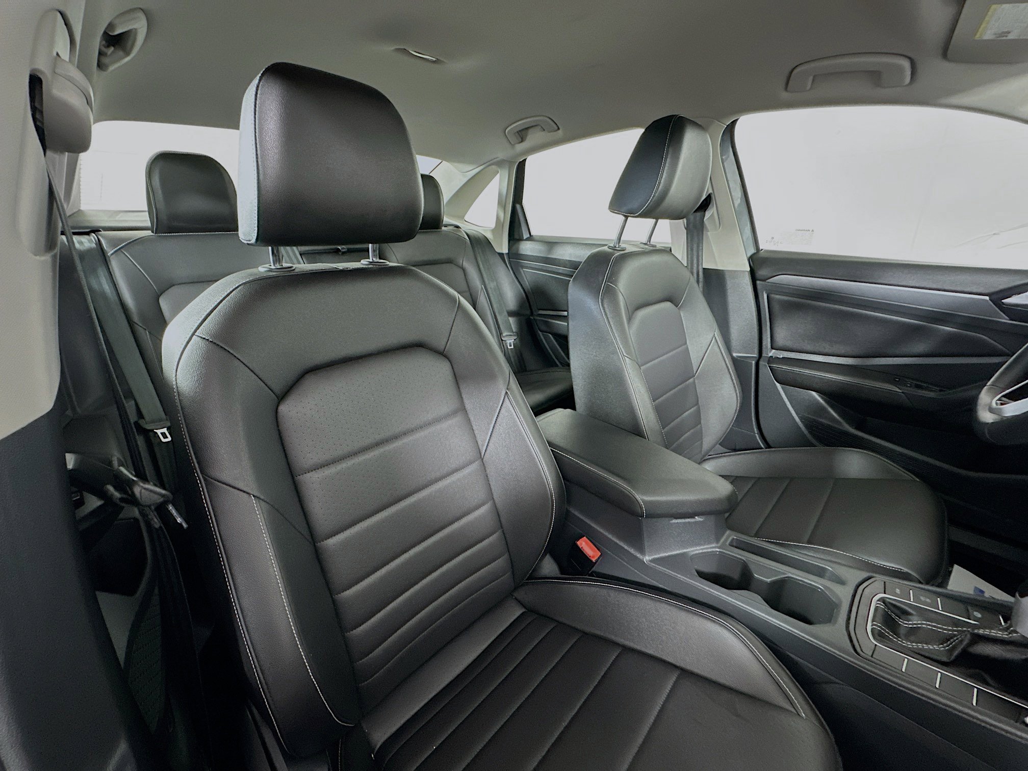 Used 2024 Volkswagen Jetta SE image 25