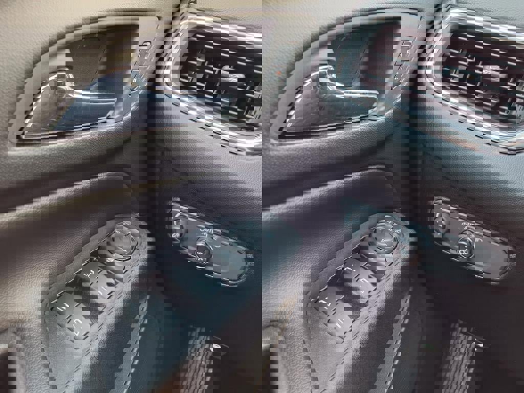 Used 2019 Chevrolet Equinox LT image 22