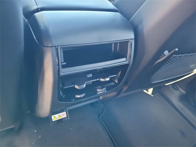 New 2025 Jeep Grand Cherokee Altitude image 8