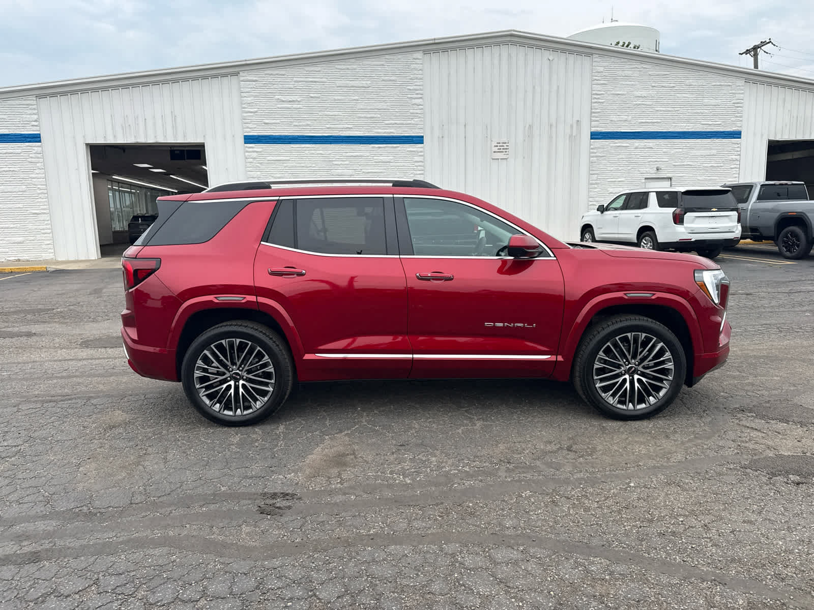 New 2027 GMC Terrain Denali w/ LPO, Floor Liner Package AWD/4WD image 5