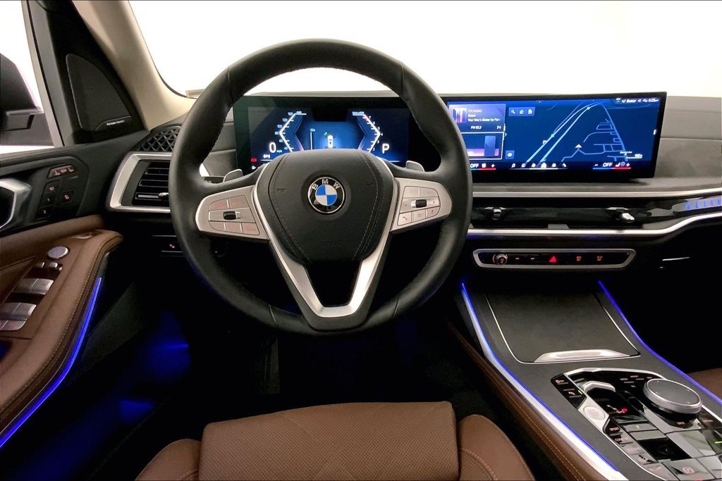 Certified 2024 BMW X7 xDrive40i w/ Premium Package AWD/4WD image 4