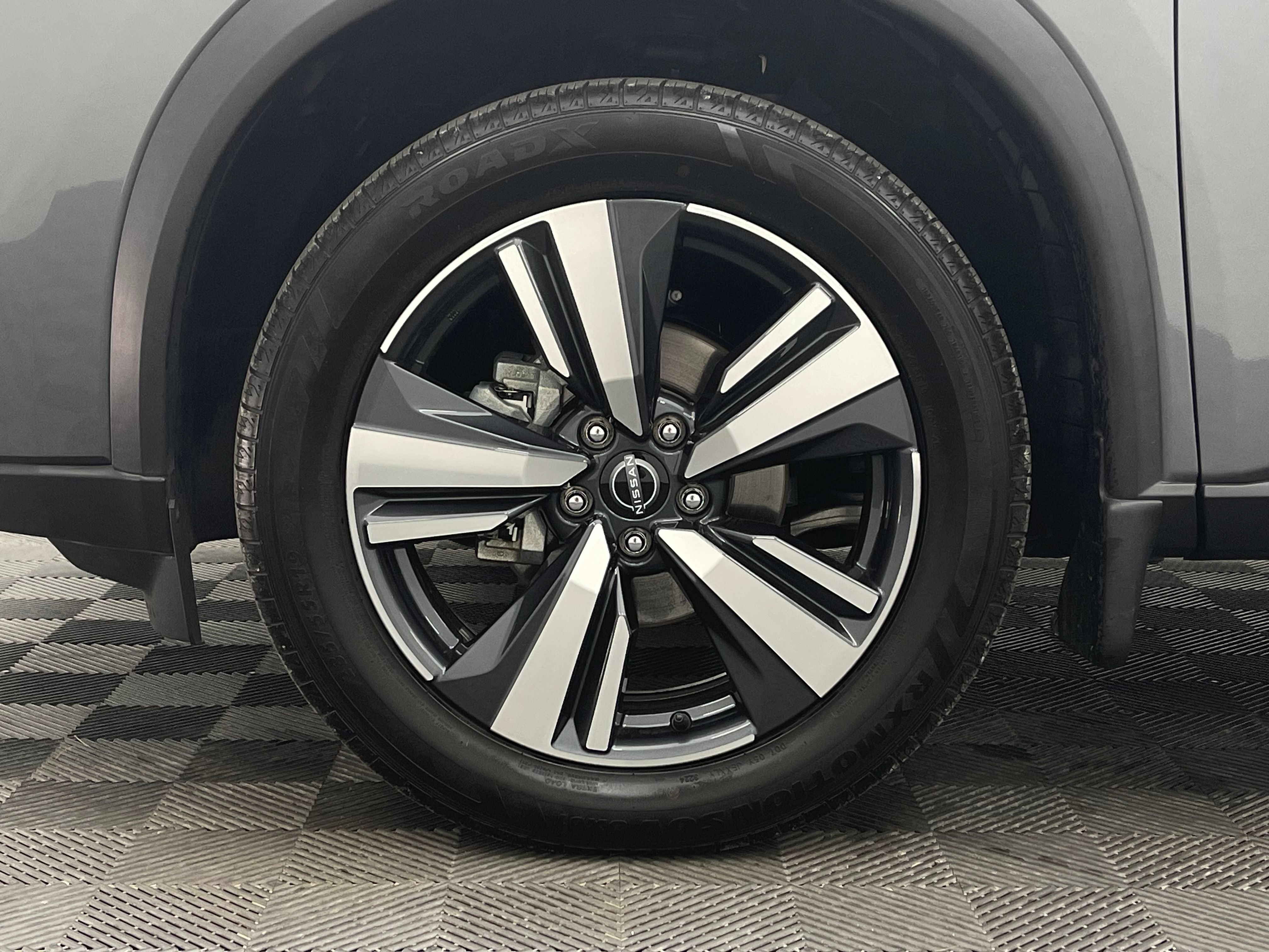 Used 2024 Nissan Rogue SL w/ SL Premium Package FWD image 14