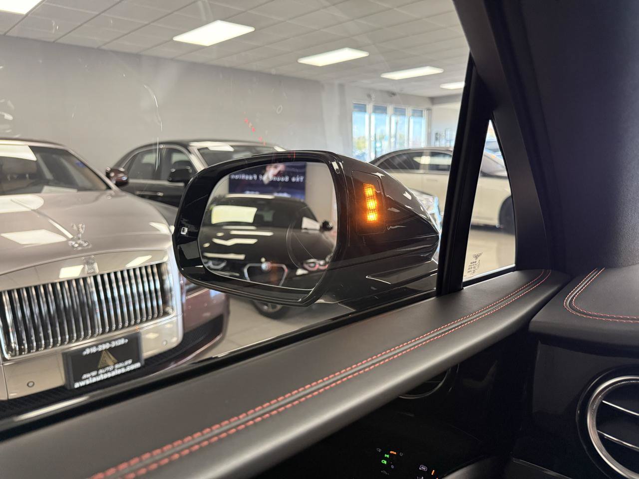 Used 2018 Bentley Bentayga AWD/4WD image 28