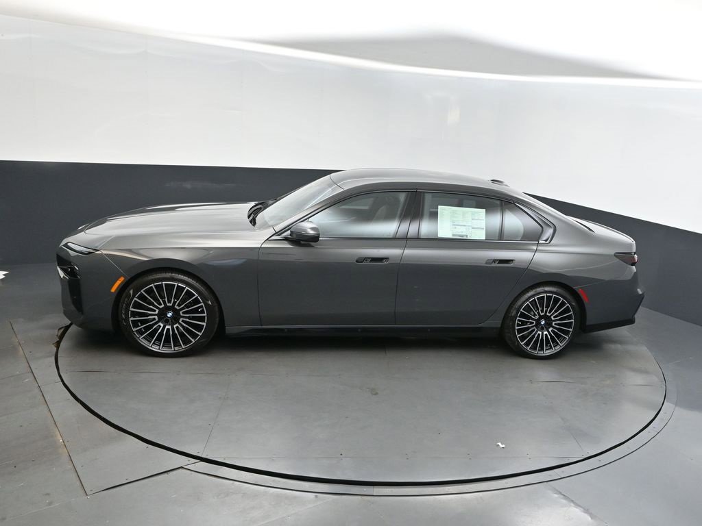 New 2026 BMW 740i w/ Executive Package image 31
