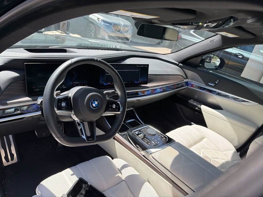 Certified 2023 BMW i7 xDrive60 w/ Parking Assistance Package AWD/4WD image 6
