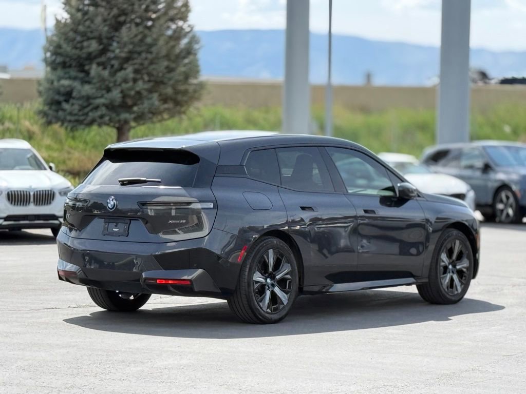 Used 2023 BMW iX xDrive50 w/ Premium Package image 5