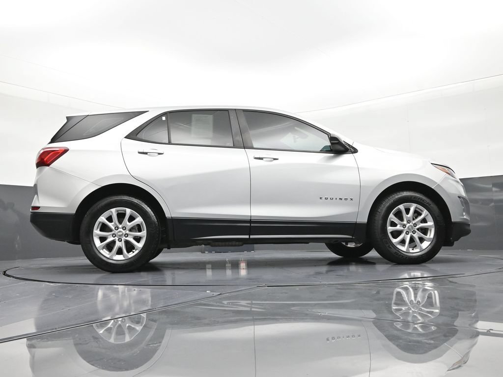 Used 2020 Chevrolet Equinox LS FWD image 25