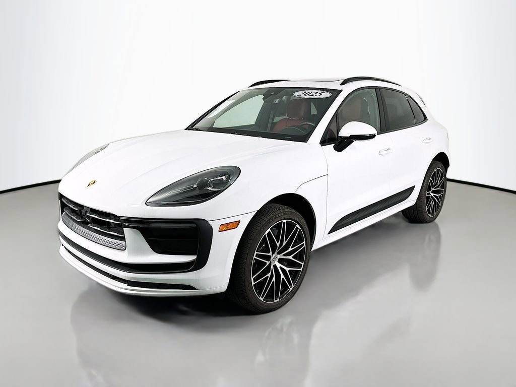 Certified 2025 Porsche Macan AWD/4WD image 1