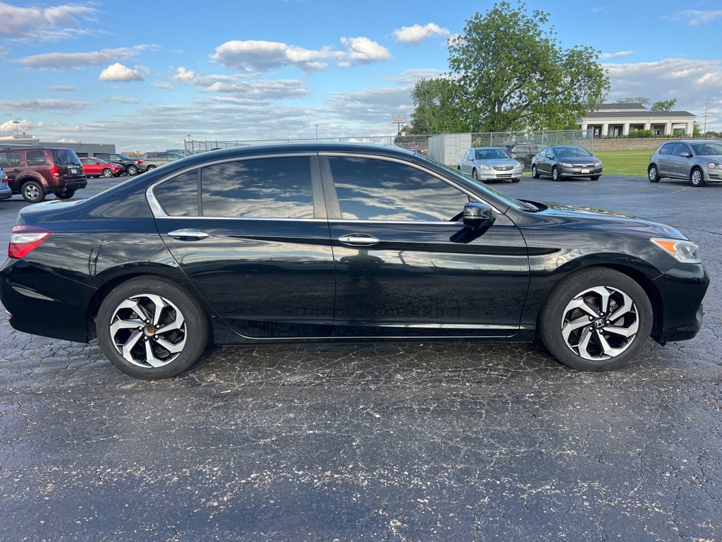 Used 2017 Honda Accord EX image 8