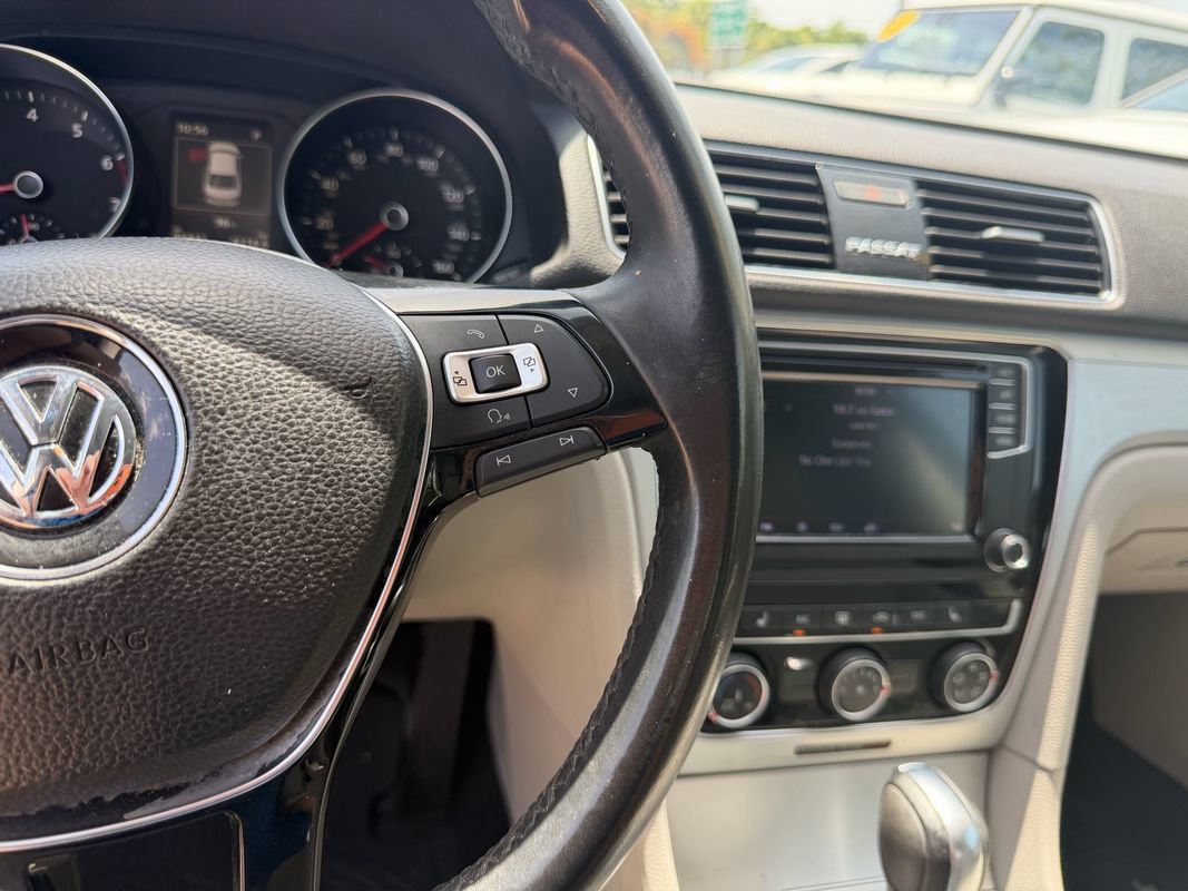 Used 2019 Volkswagen Passat 2.0T Wolfsburg w/ Wheels & Sunroof Package FWD image 10
