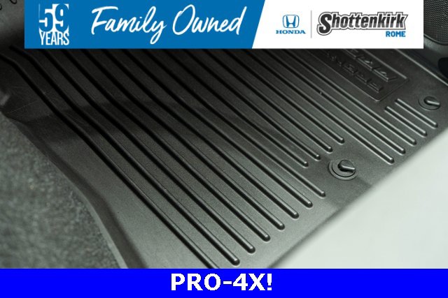 Used 2023 Nissan Frontier PRO-4X w/ Technology Package image 37