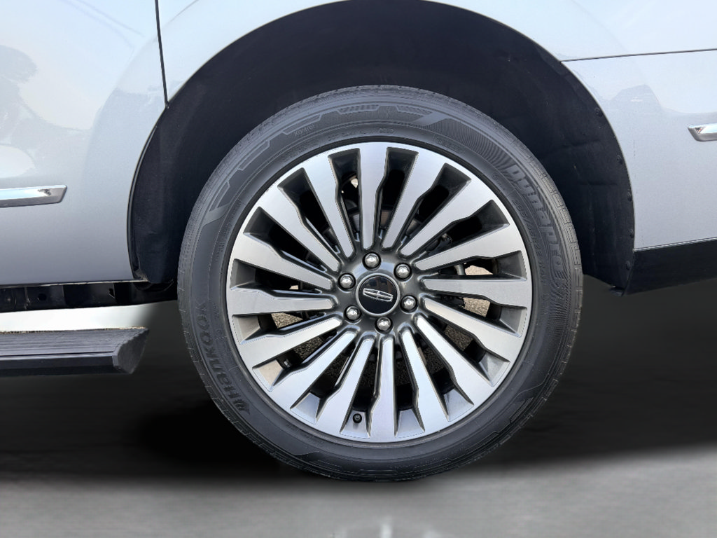 Used 2021 Lincoln Navigator L Reserve w/ Luxury Package AWD/4WD image 43