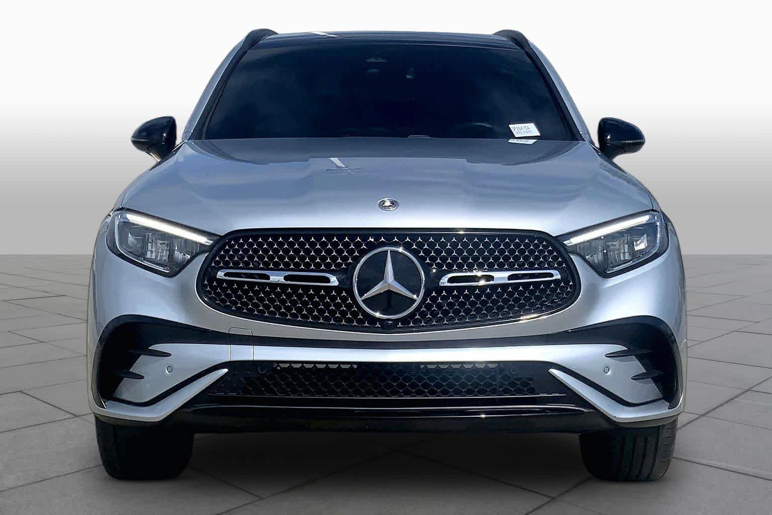 Used 2025 Mercedes-Benz GLC 300 image 3